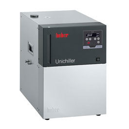 Unichiller P022w OLÉ. HUBER. Con controlador OLÉ, refrigerado por agua y con una bomba de recirculación aumentada para aplicaciones con elevada pérdida de presión. Rango de temperatura (ºC): De -20 a 40. Estabilidad temperatura (ºC): ± 0,5. Caudal (L/min) - Presión (bar): 25 - 2,5. Volumen (L): 3,8. Dimensiones An x Al x Pr (mm): 420x579x487
