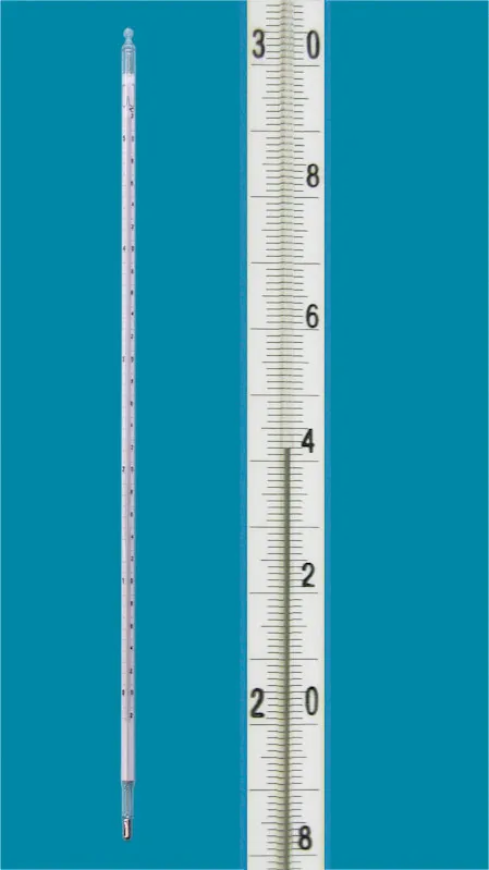 Termómetro de precisión, escala opal, líquido rojo. Zona de inmersión total. Rango de medida (°C): - 10/0 a + 200. Longitud (mm): 300. División (°C): 1