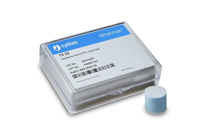 Membrana para filtrar la fase móvil. Whatman™ (Cytiva). Material: PTFE. Ø (mm): 47. Tamaño poro (µm): 0,2. Estéril: No. Cuadrícula: No. Color: Blanca