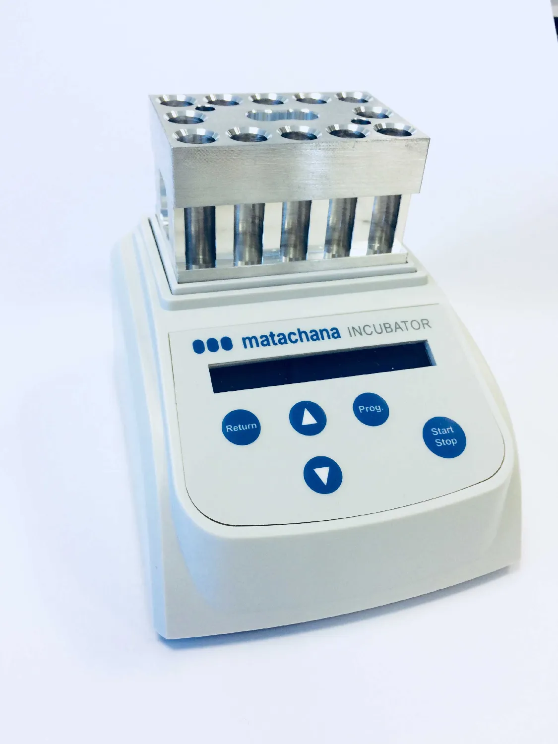 Incubadora de Indicadores Biológicos Autocontenidos.Para la verificación del crecimiento de esporas de G. stearothermophilus a 57 ºC. En conformidad con marcado CE. MATACHANA