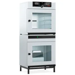 Horno de vacío VO101, con TwinDISPLAY, 101 l, rango de temperatura de trabajo de al menos 5 °C por encima de la temperatura ambiente hasta +200 °C, rango de temperatura de ajuste 20 °C - 200 °C; control de presión electrónico digital de 5 - 1100 mbar, con control de bomba, procedimientos de enjuague optimizados para las membranas de la bomba, así como salida de señal para encendido/apagado de la bomba, con estante térmico con 2 conectores para estantes térmicos en la parte posterior, puerta de vidrio de seguridad con bala interior vidrio de prueba y pantalla anti-spinter externa; puerta de acero inoxidable, trampilla de aire ajustable electrónicamente de 0 a 100 % en pasos de 10 %, interfaz Ethernet para leer el registro de protocolo, cargar programas y para el registro en línea, puerto USB en ControlCOCKPIT para usar una memoria USB, protección múltiple contra sobretemperatura, registrador de datos interno con capacidad de almacenamiento de al menos 10 años, instalación de calibración; certificado de calibración de fábrica a +160 °C y 20 mbar de presión; exterior de acero inoxidable texturizado: 710 x 767 x 550 mm; interior de acero inoxidable: 545 x 465 x 400 mm; tensión: 230 V, 50/60 Hz; máx. carga eléctrica: aprox. 1220W. Bomba de vacío no incluida.