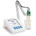 Accesorios adicionales. HANNA INSTRUMENTS®. Multímetros Serie 5000. Descripción: Agitador magnético, tampón pH 4, 7, 10 y patrón CE 1413 µS de 230 ml y 3 frascos de calibración. Se requiere adquisición junto con equipo 5221 o 5222