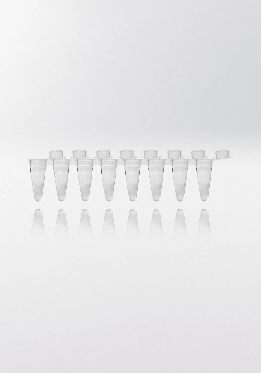 Tiras de tubos para PCR. NERBE-PLUS. Capacidad (ml): 0,1. Resist. centrif. (g): 20000. Tapón: Plano. Color tubo/tapón: Transparente/ Transparente. Esterilidad: PCR Ready. Low profile: Sí. qPCR: Sí