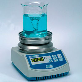 Agitador magnético Agimatic-ED con calefacción. J.P. SELECTA®. Velocidad (rpm): 60 - 1600. Vol. agitación (l): Hasta 10. Temp. (ºC): 50 - 350. Material: Silumin revestido de acero inoxidable. Ø plato (mm): 145. Dim. AnxAlxPr (mm): 190x145x260. Consumo (W): 550. Peso (Kg): 3,2