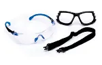 3M™ Solus™ 1000 Gafas de seguridad, montura azul/negro, recubrimiento antiempañante/antirrayaduras Scotchgard™ (K y N), lente incolora, junta y correa de espuma.