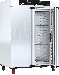 Incubador refrigerado por Peltier IPP750eco. MEMMERT. Vol. (l): 749. Dim. int. AnxAlxPr (mm): 1.040x1.200x600. Dim. ext. AnxAlxPr (mm): 1.224x1.720x755 (Pr. +56 mm de la manilla de la puerta). Equipamiento: 2 rejillas de acero inoxidable, electropulidas. Rango Temp. (ºC): 0 (mín. 20 debajo temperatura ambiente) a +70