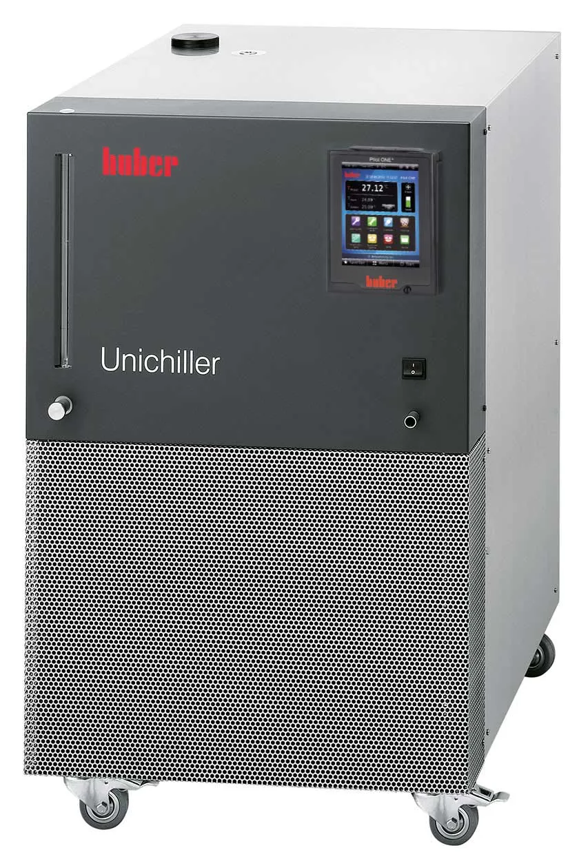 Unichiller 025. HUBER. Con controlador Pilot ONE. Rango Tª (ºC): De -10 a 40. Estab. Tª (ºC): ±0,5. Potencia frigorífica a -10ºC (W): 1200. Potencia frigorífica a 0ºC (W): 2000. Potencia frigorífica a 15ºC (W): 2500. Presión (l/min) - bar: 29-1. Vol. (l): 3,8. Dim. AnxAlxPr (mm): 460x590x743