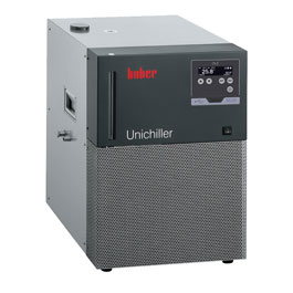 Unichiller P015 OLÉ. HUBER. Con controlador OLÉ y con una bomba de recirculación aumentada para aplicaciones con elevada pérdida de presión. Rango de temperatura (ºC): De -20 a 40. Estabilidad temperatura (ºC): ± 0,5. Caudal (L/min) - Presión (bar): 25 - 2,5. Volumen (L): 3,8. Dimensiones An x Al x Pr (mm): 420x579x487