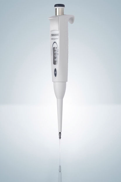 Pipeta automática de volumen variable Labopette®. HIRSCHMANN. Rango (µl): 0,1-3. Subdivisiones (µl): 0,0002. Inexactitud (%): 4. CV (%): 2,0. Puntas: Natural 0,2-10