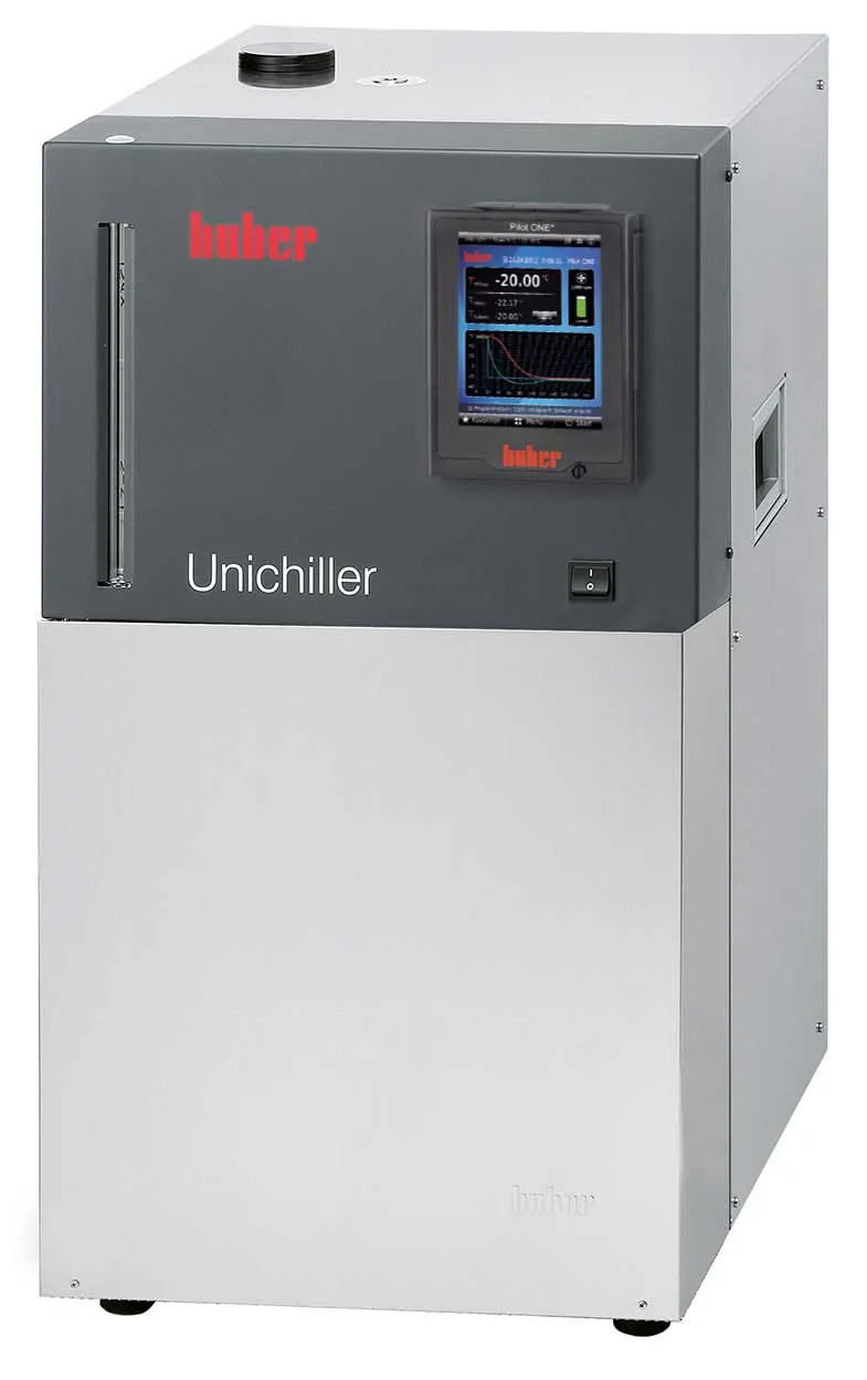 Unichiller 015w. HUBER. Con controlador Pilot ONE. Rango Tª (ºC): De -20 a 40. Estab. Tª (ºC): ±0,5. Potencia frigorífica a -10ºC (W): 700. Potencia frigorífica a 0ºC (W): 1000. Potencia frigorífica a 15ºC (W): 1200. Presión (l/min) - bar: 29-1. Vol. (l): 3,8. Dim. AnxAlxPr (mm): 350x496x622